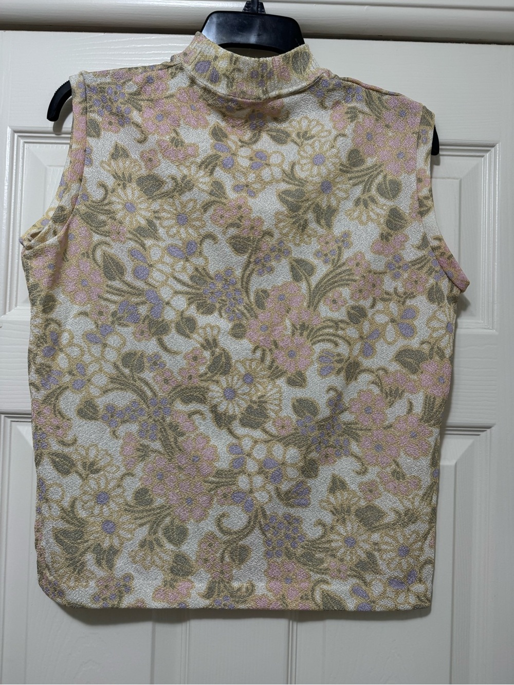 VINTAGE 1970 Sleeveless Floral Mock Neck Top in Beige and Pink